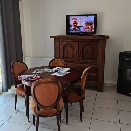 Maison Centre De Bellegarde Avec Jardin Et Terrasse Equipee D'Un Salon De Jardin Et D'Un Barbecue Cuisine Equipee 3 Chambres Avec 2 Lits Double 140X190 Et 2 Lits Simple Chauffage Poele A Granules Parking Gratuit Devant La Maison Bellegarde-du-Loiret Zewnętrze zdjęcie